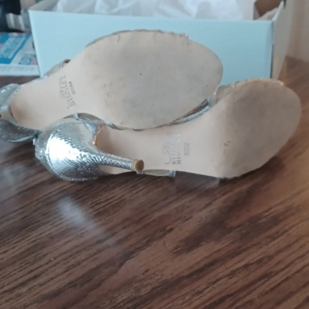 Rare Badgley Mischka strappy sandals, silver, 4